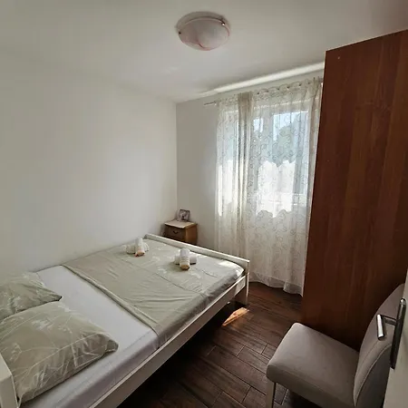 Apartman Dora