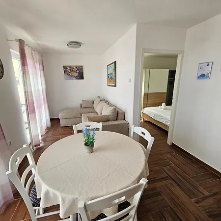 Apartman Dora Vantacici