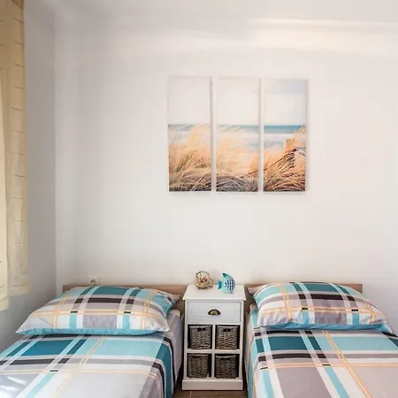 Dora Apartman Vantacici