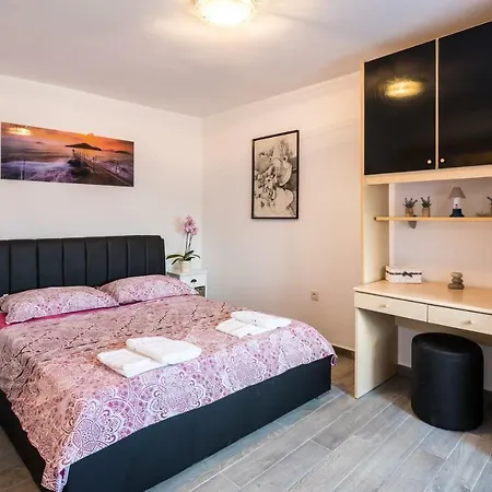 Apartman Dora