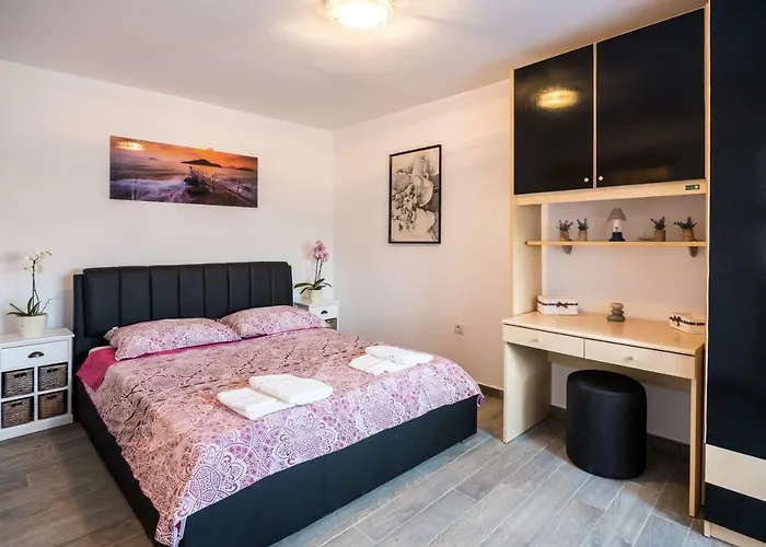 Apartament Dora